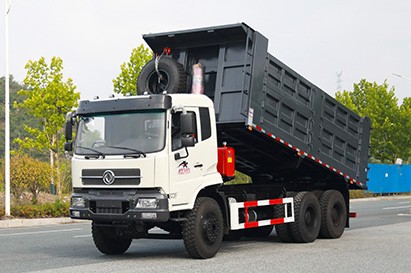 東風(fēng)6*4后八輪重型自卸車_五開門田字格前置頂自卸車_340馬力承載20噸出口翻斗車